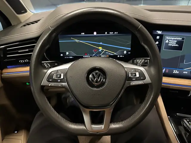 Volkswagen Touareg view 19
