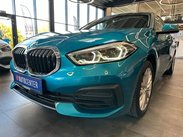 BMW 1 Series view 4