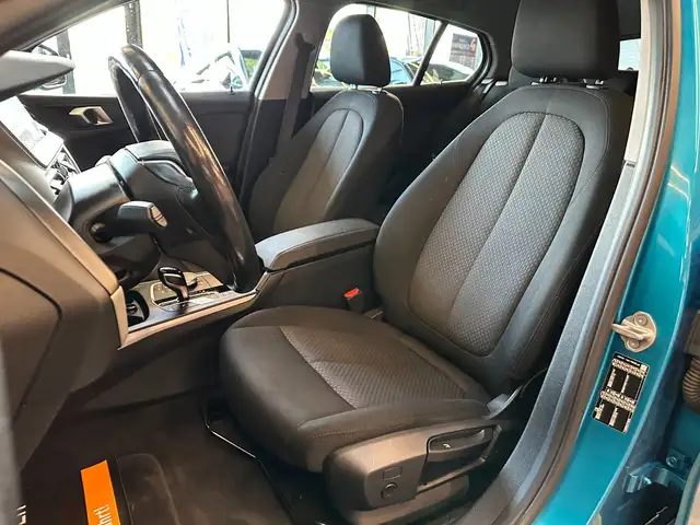 BMW 1 Series view 9