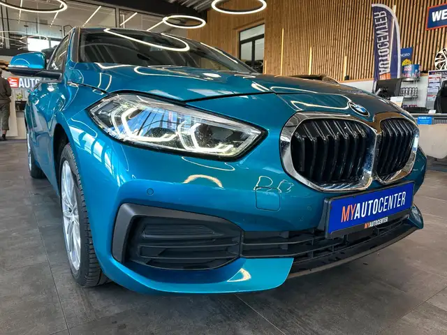 BMW 1 Series view 3