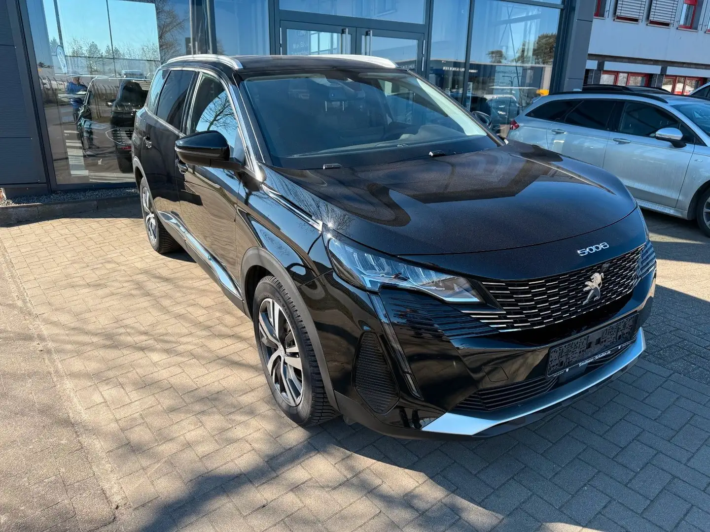 Peugeot 5008 Allure Pack BlueHDI180 AHK, Shz KeyLess Schwarz - 1