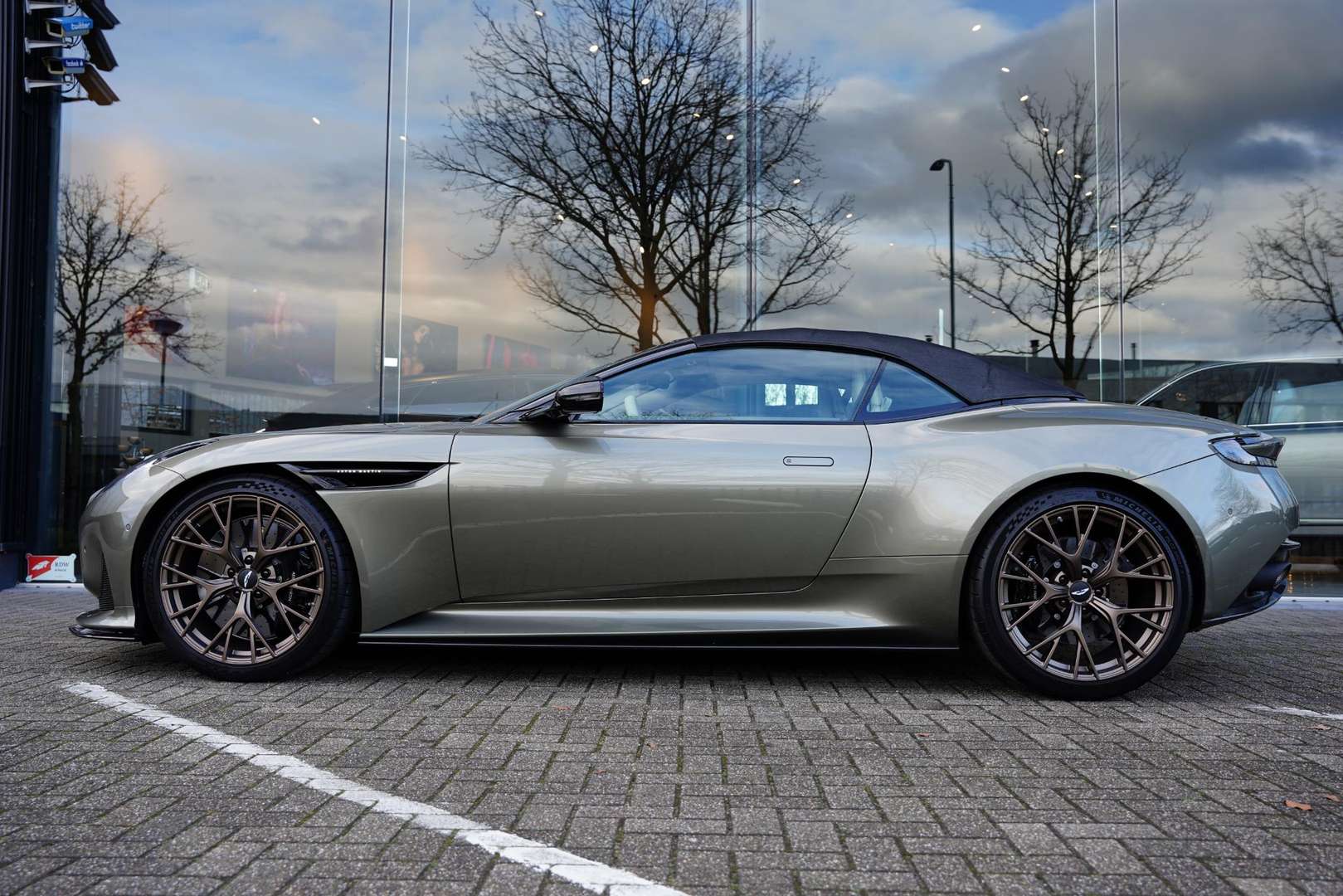 Aston Martin DB12 Volante 4.0 V8 -  - Joinsteer - #3