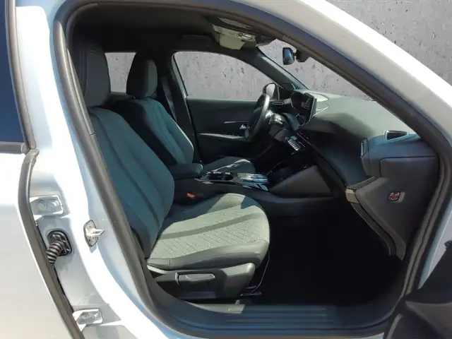 Peugeot 2008 view 13