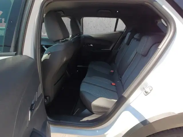 Peugeot 2008 view 8