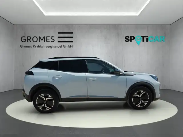 Peugeot 2008 view 2
