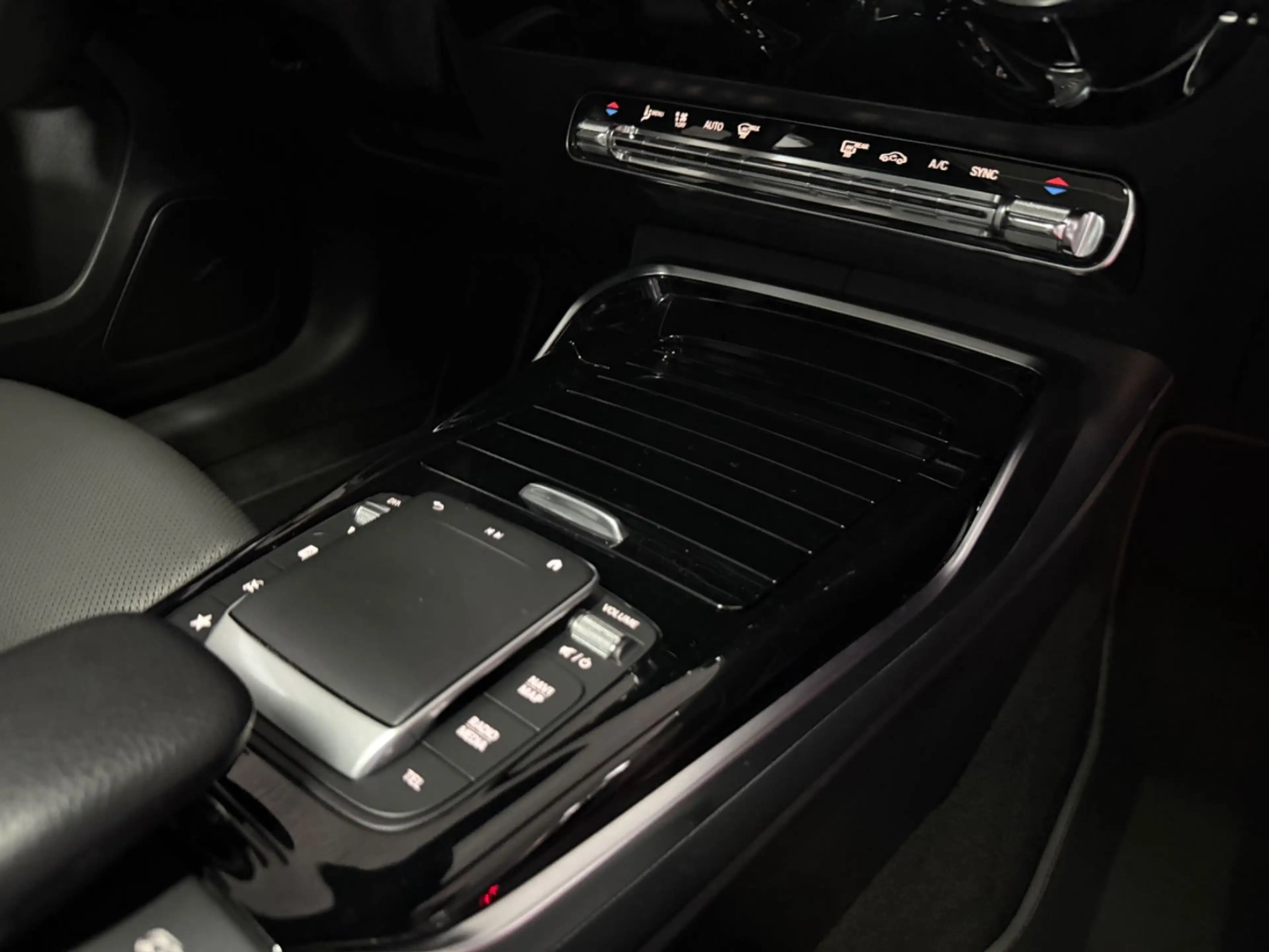 Mercedes-Benz A 45 AMG S 4 Matic Spoiler Panorama*Assist*1H — photo 11