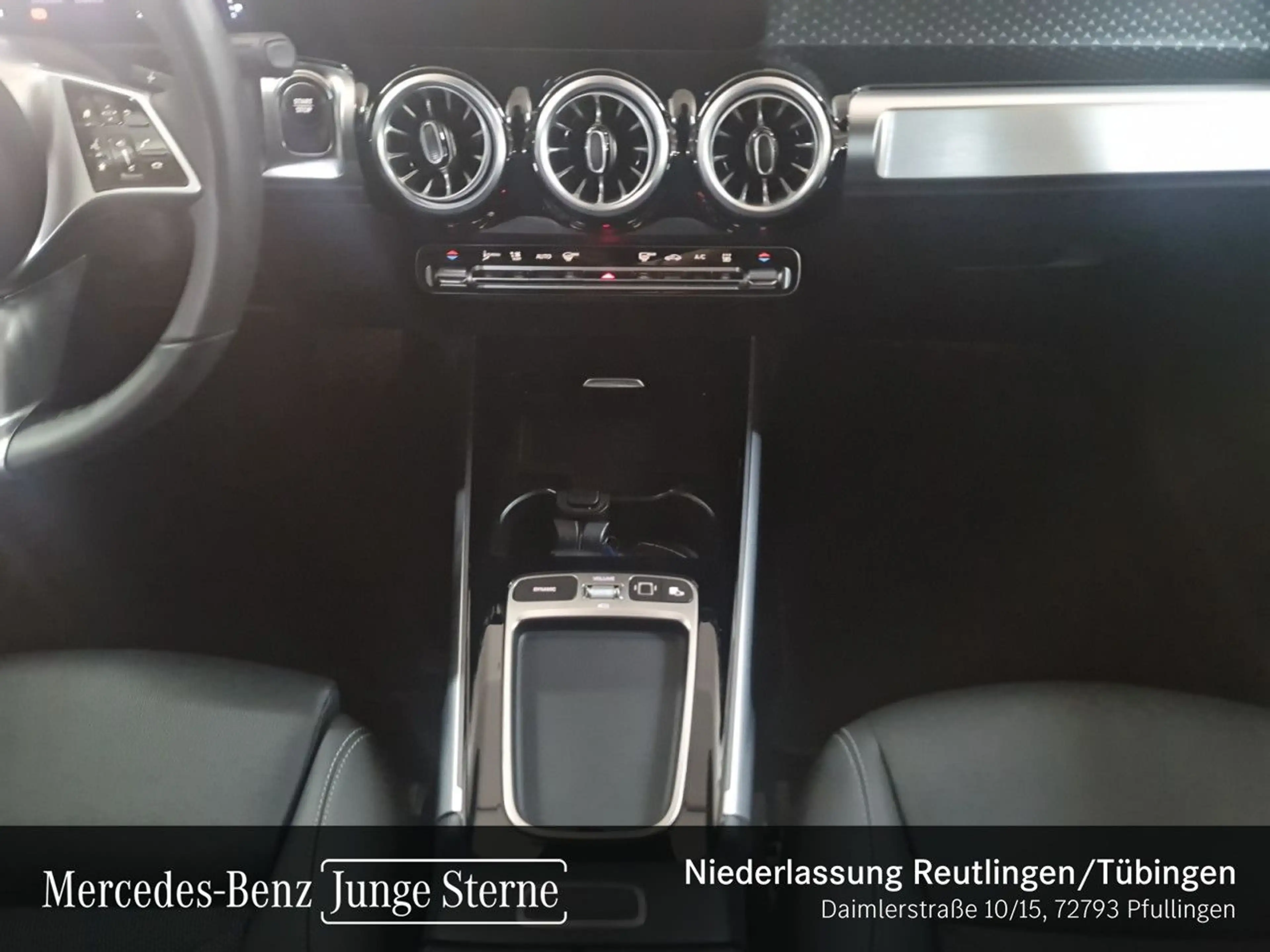 Mercedes-Benz EQB 300 4M PROG+PLUS-PAKET+AHK+360+KEYLESS+SPUR — photo 11