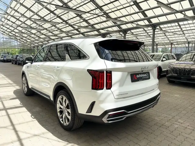 Kia Sorento view 4