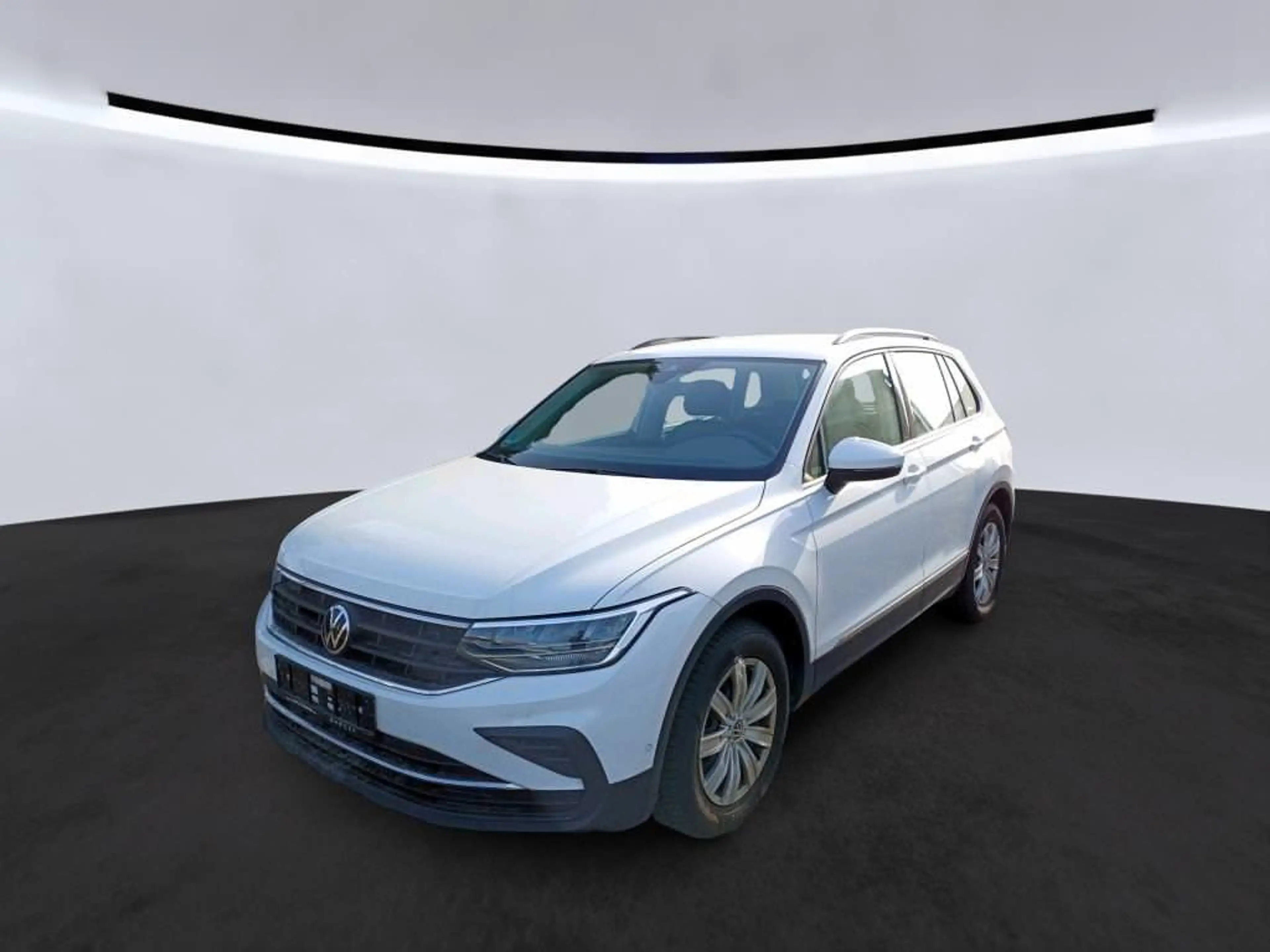 Volkswagen Tiguan Life — photo 3