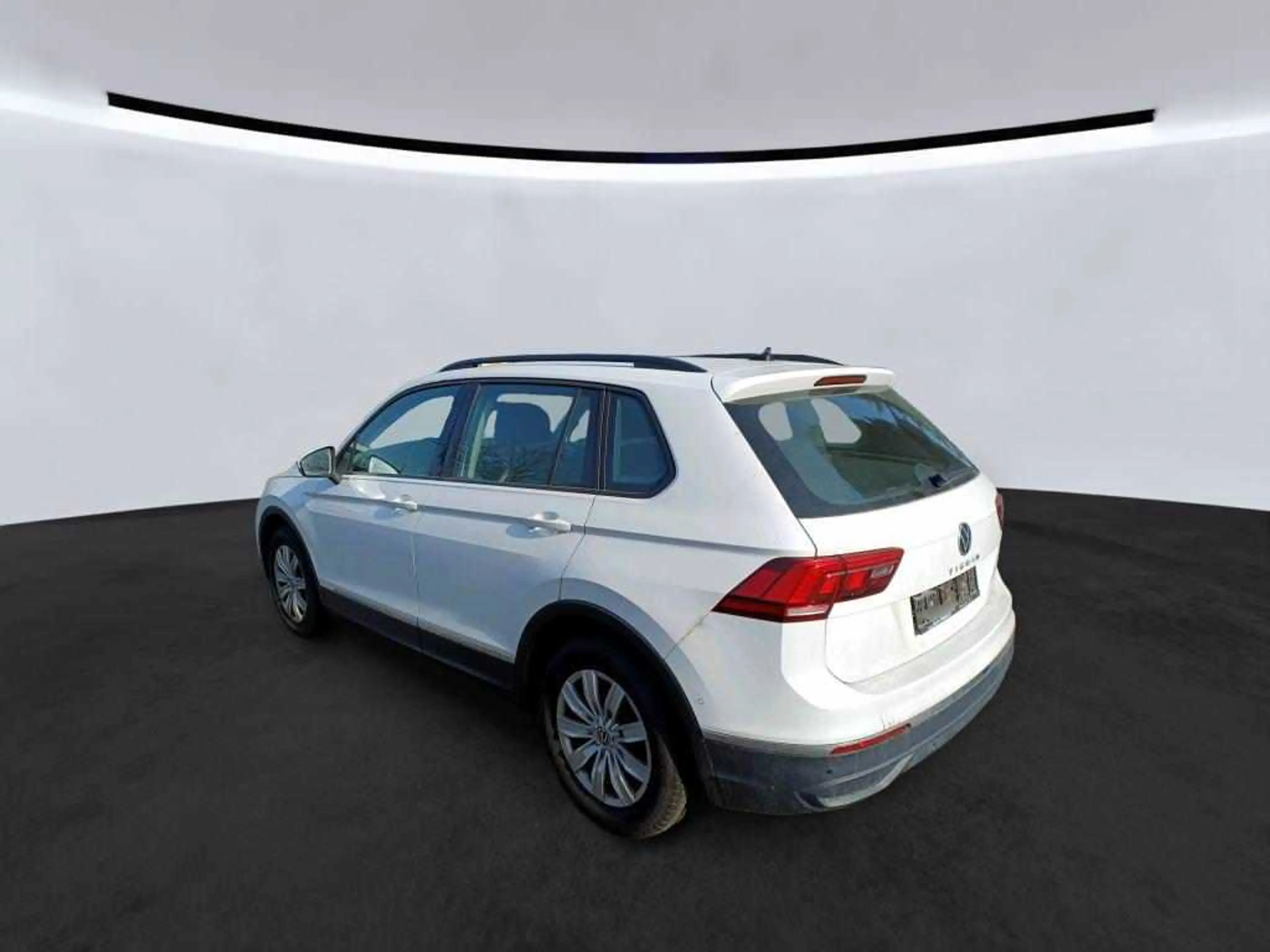Volkswagen Tiguan Life — photo 4