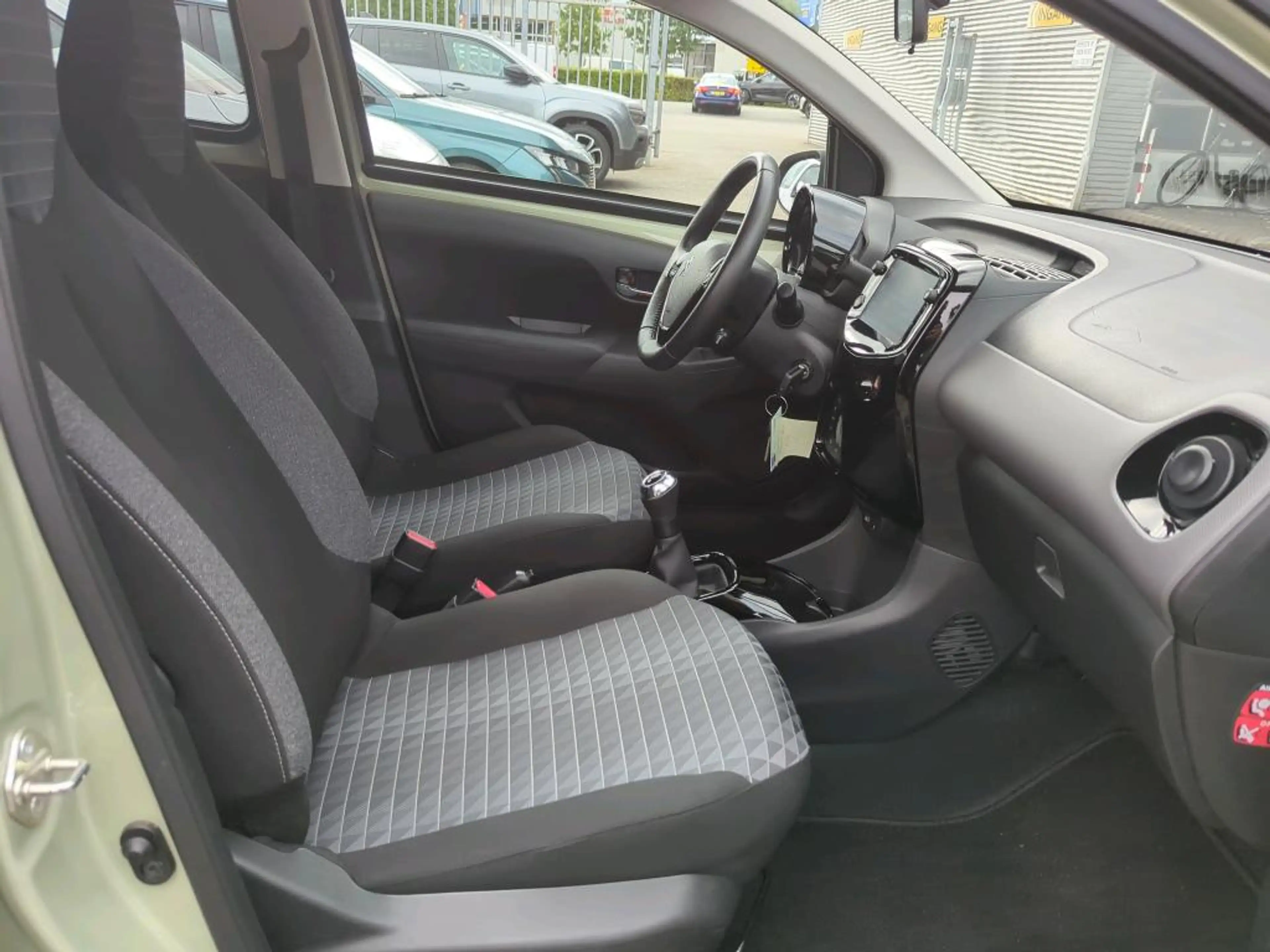 Peugeot 108 1.0 e-VTi Allure | Navi by app | Apple carplay | C — photo 6