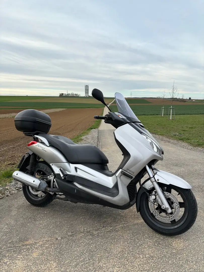 Yamaha X-Max 250 mit Topcase Ezüst - 1