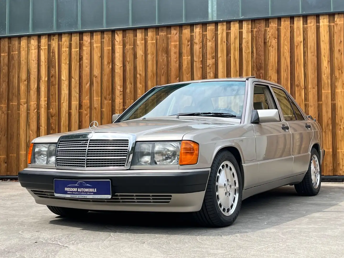 Mercedes-Benz 190 E 2.6 Autom., Klima, SD, Spitzenzustand!!! - 1