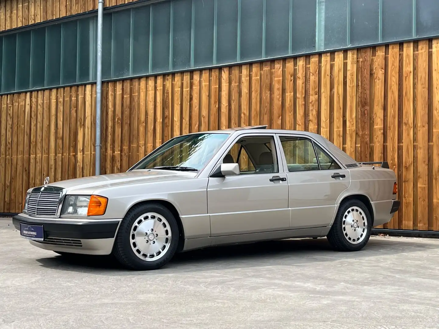 Mercedes-Benz 190 E 2.6 Autom., Klima, SD, Spitzenzustand!!! - 2