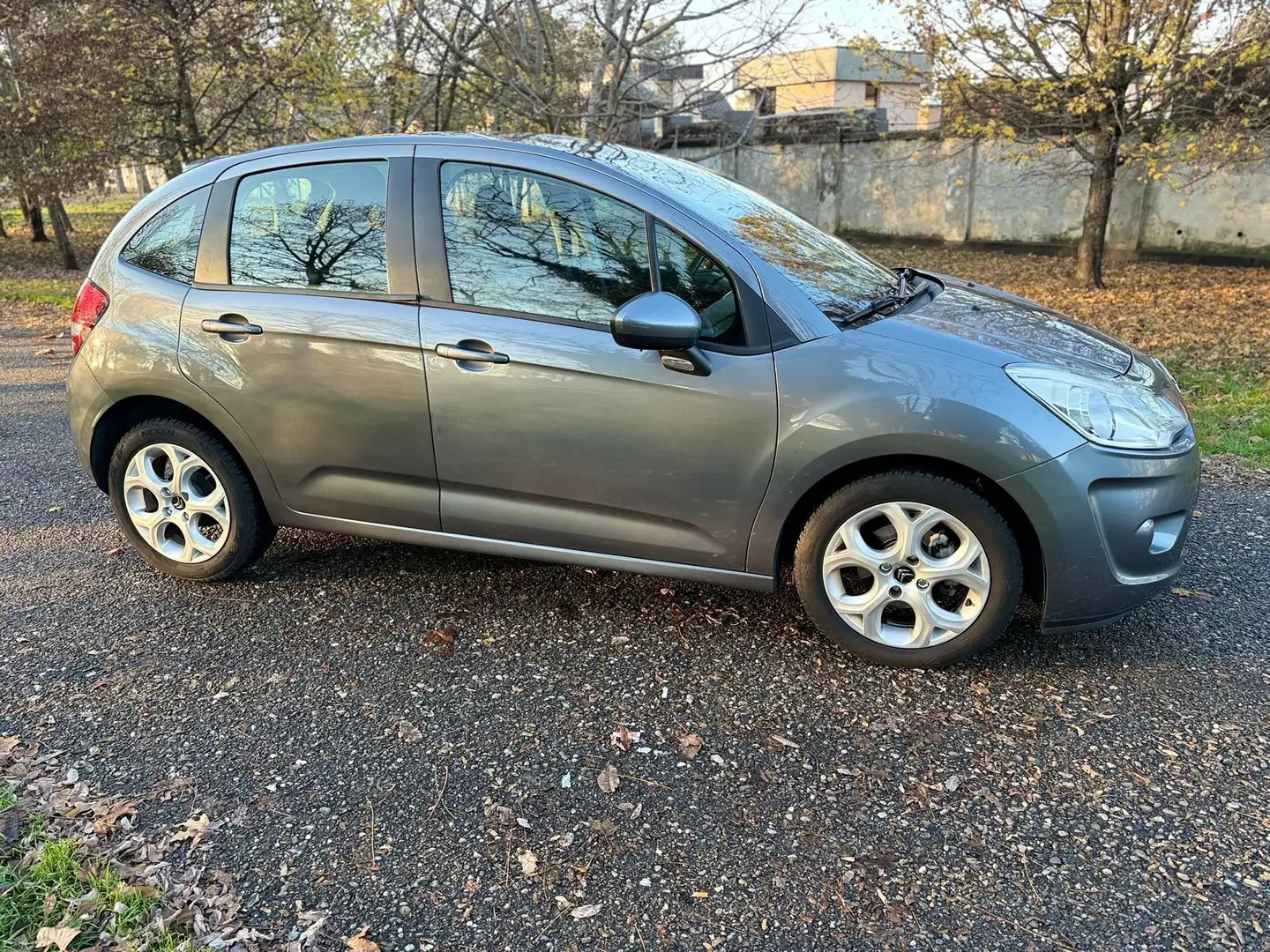Citroen C3 1.1 Business Gris - 2