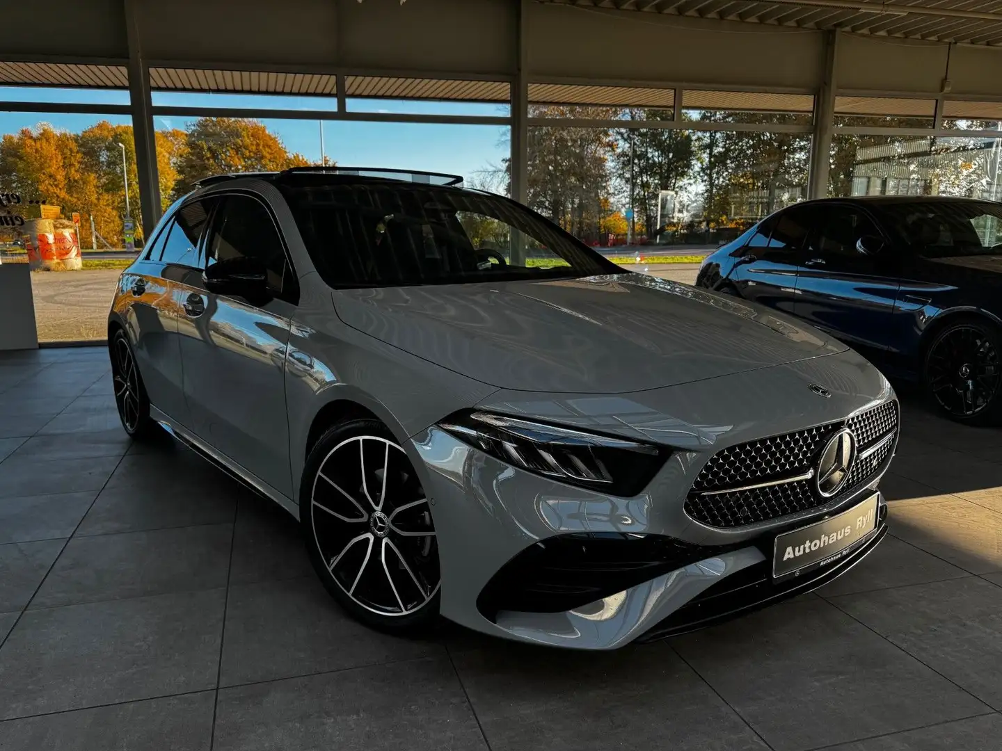 Mercedes-Benz A 200 d DCT Grau - 1