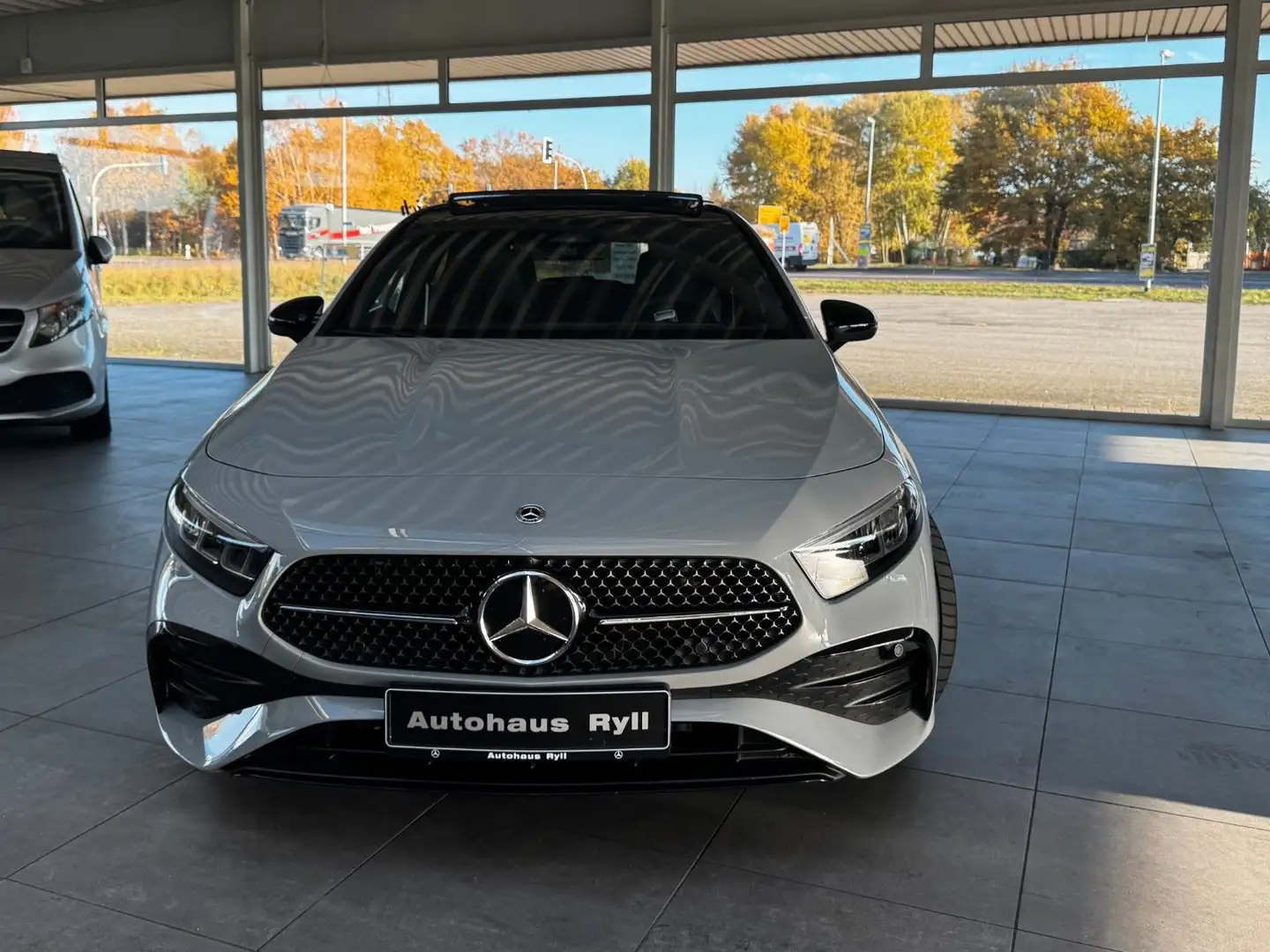 Mercedes-Benz A 200 d DCT Grau - 2