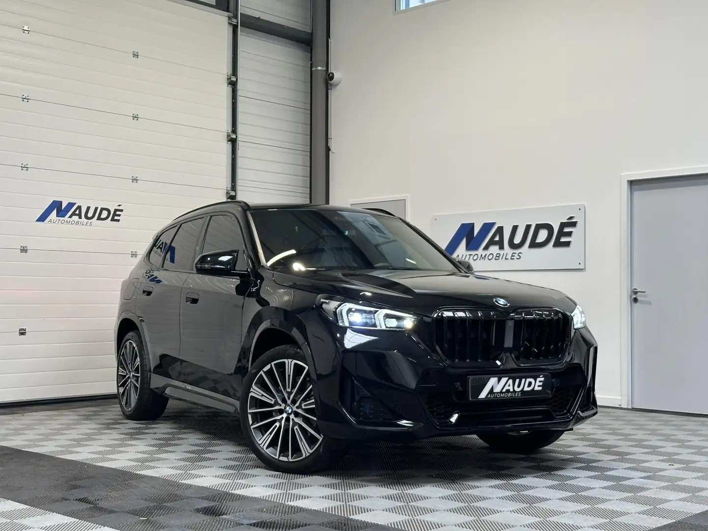 BMW X1 23i xDrive 218 ch DKG7 M sport Garantie BMW 12/202 Noir - 1