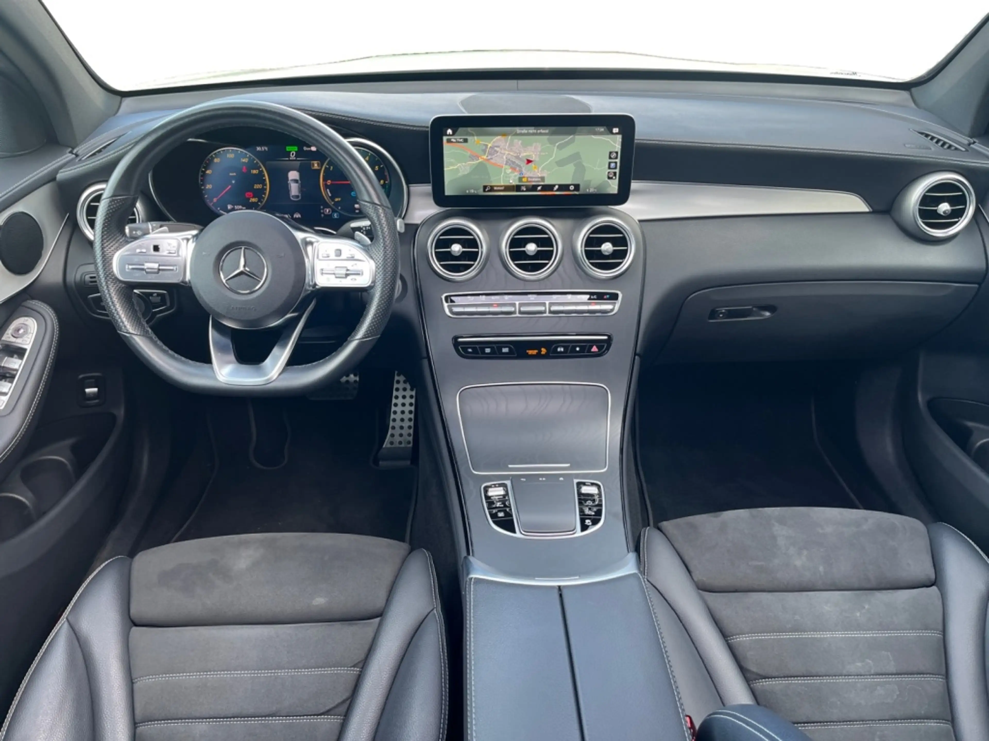 Mercedes-Benz GLC 300 de 4matic Coupe AMG AMG+MBUX+Night+AHK — photo 11