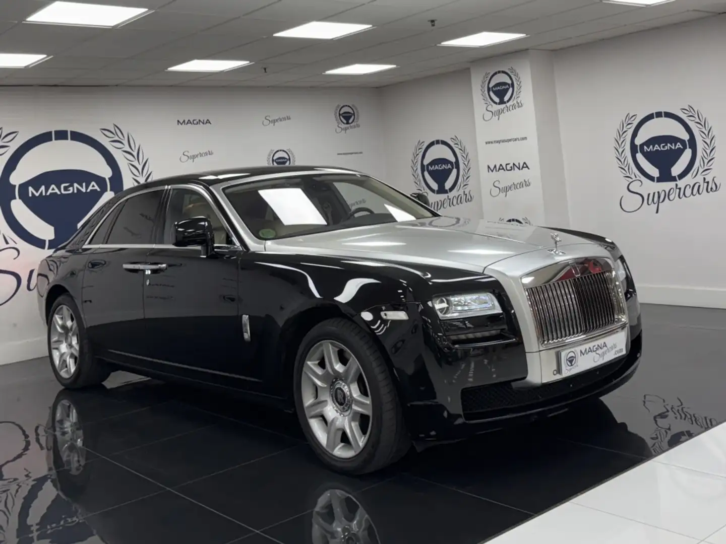 Rolls-Royce Ghost 6.6 V12 Noir - 1