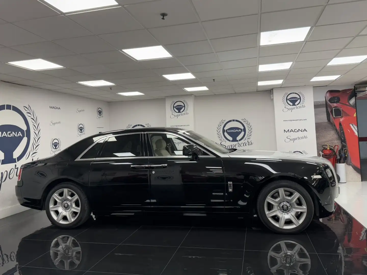 Rolls-Royce Ghost 6.6 V12 Noir - 2
