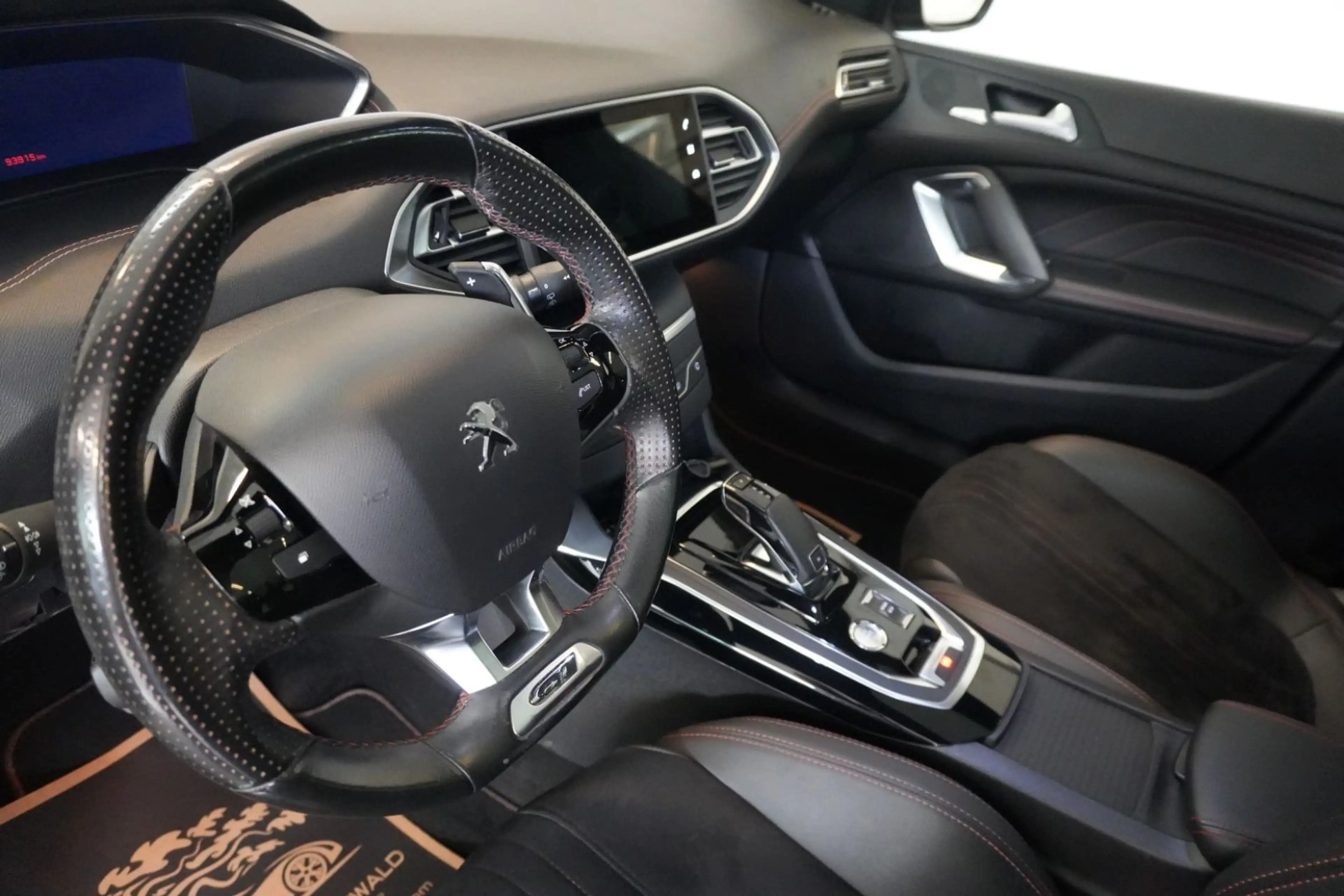 Peugeot 308 1.5 BlueHDi 130 FAP GT Pack aAHK Kamera — photo 10