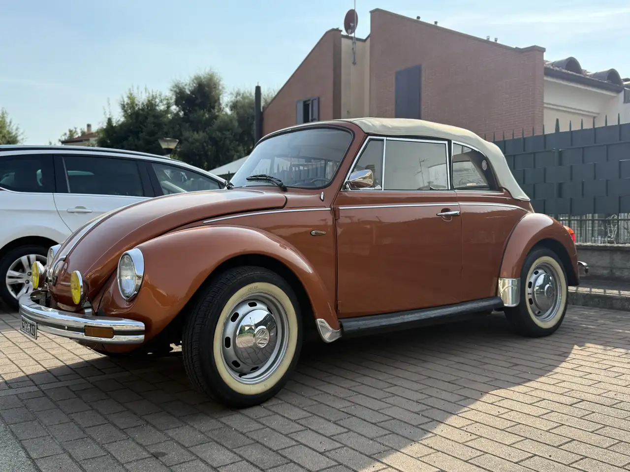 Volkswagen Maggiolino 1303 Cabrio, foto 1