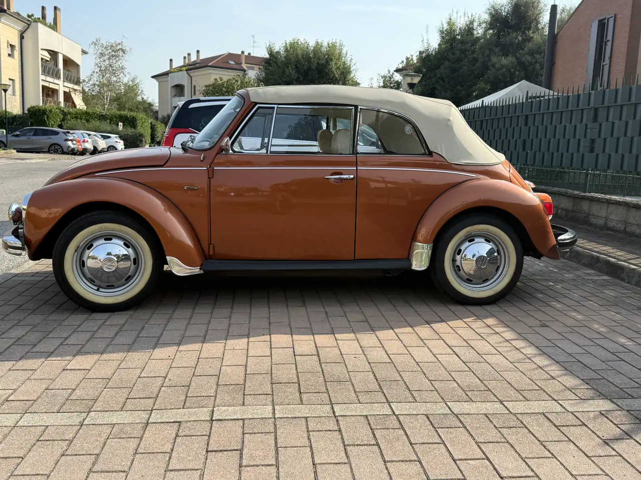 Volkswagen Maggiolino 1303 Cabrio, foto 2