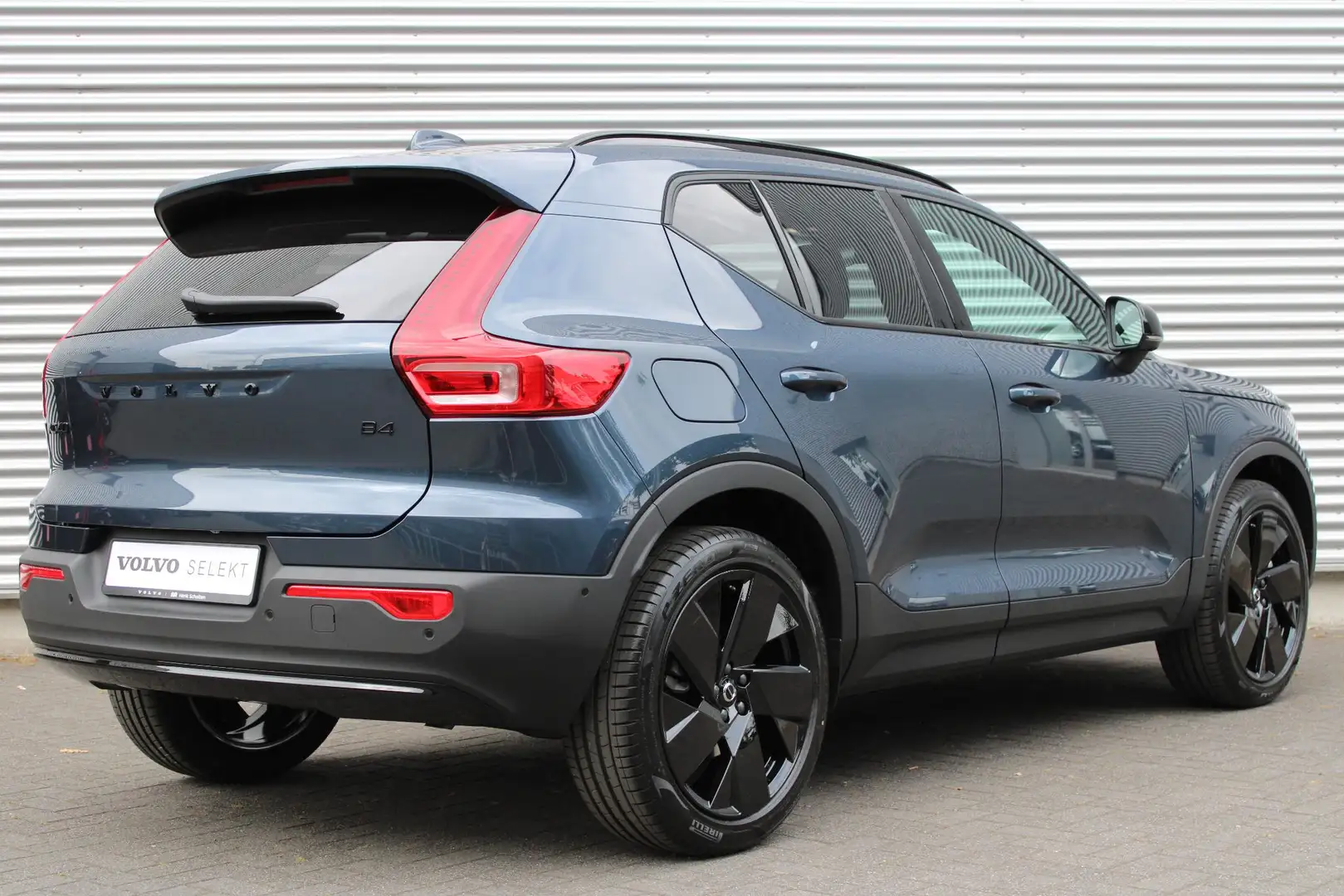 Volvo XC40 2.0 B4 Mild Hybrid Plus Black Edition | Panoramisc Blu/Azzurro - 2