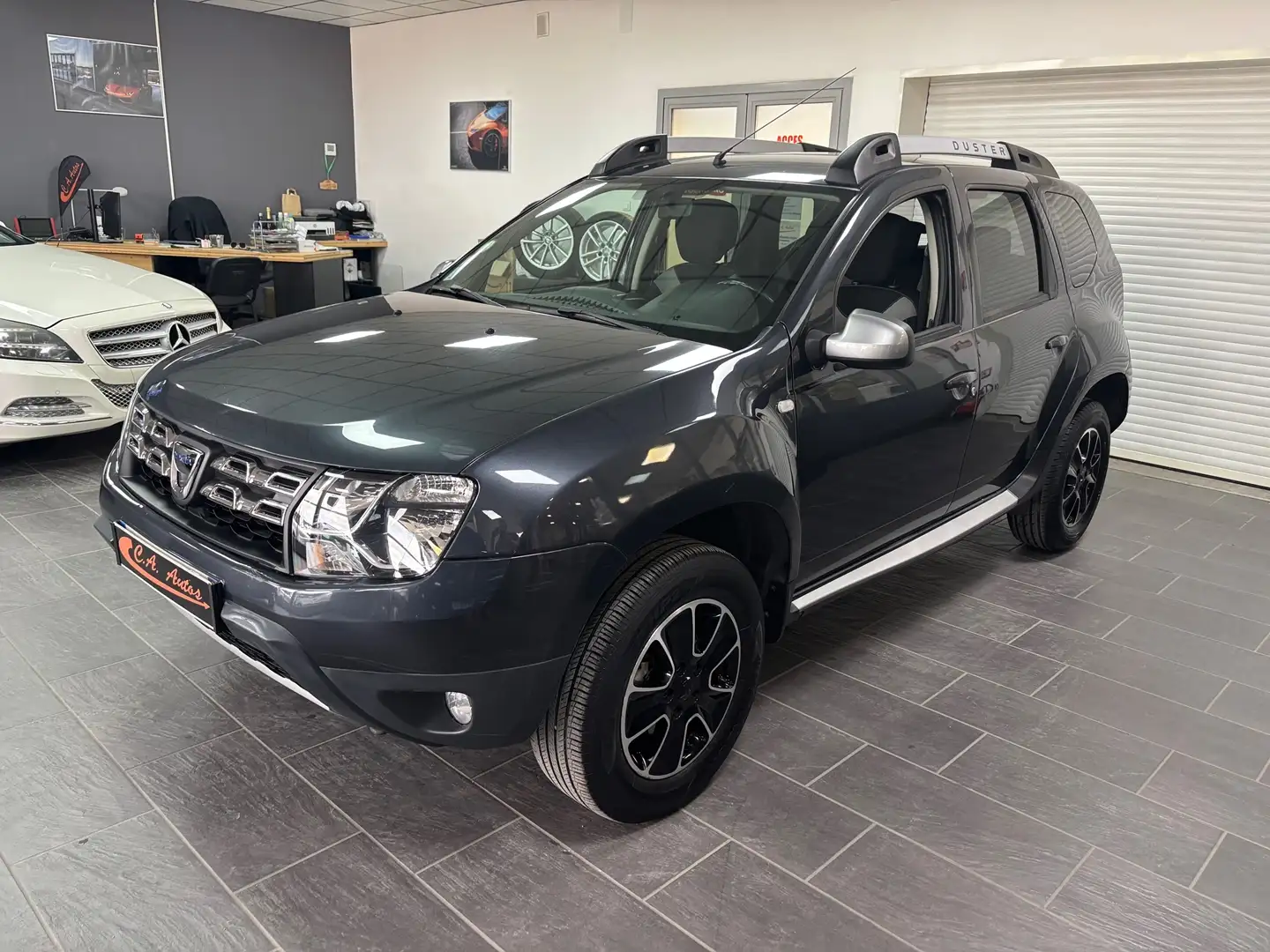 Dacia Duster 1.5 DCI 110CH BLACK TOUCH 4X2 Gris - 1