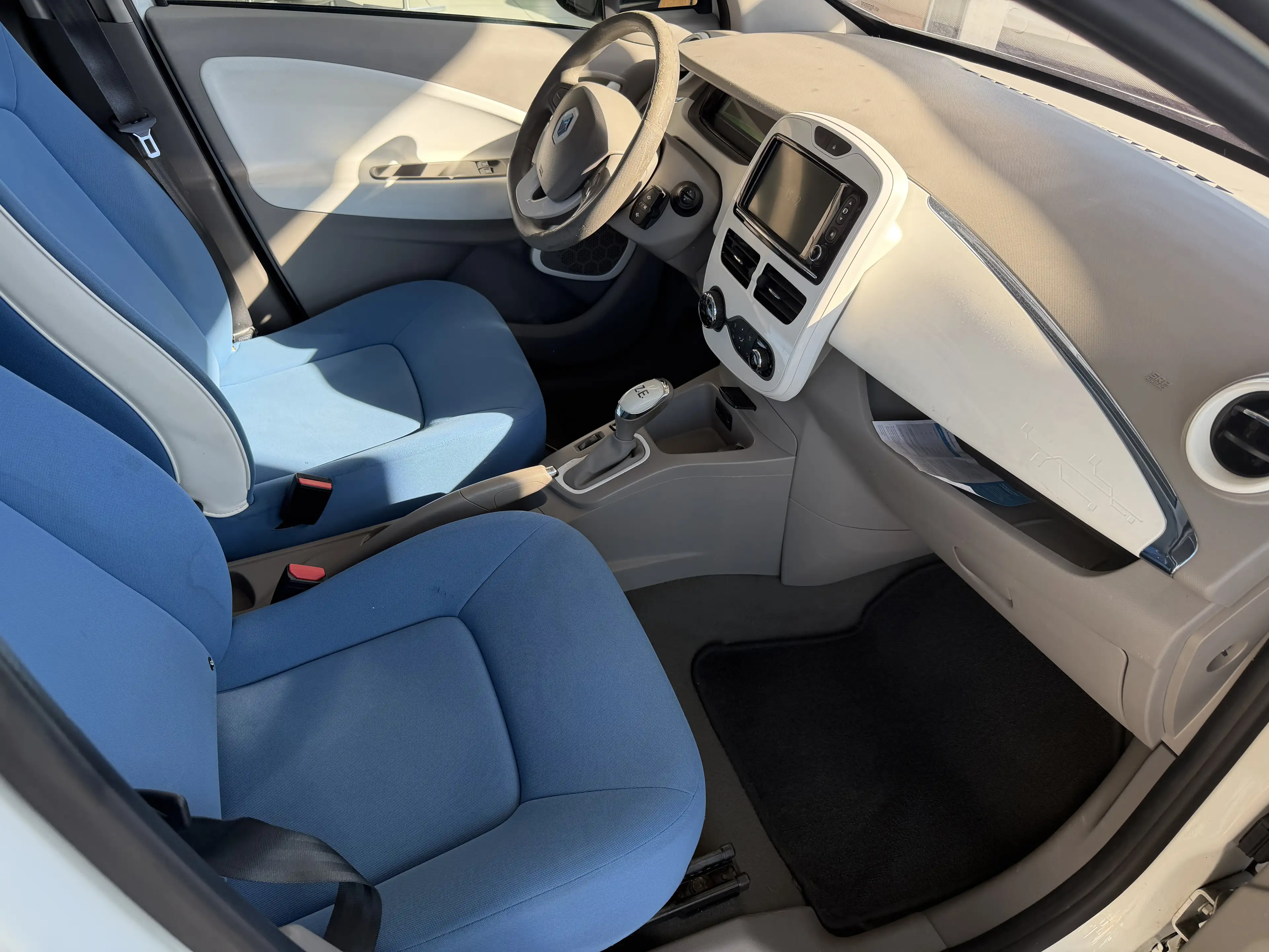 Renault ZOE Life — photo 12