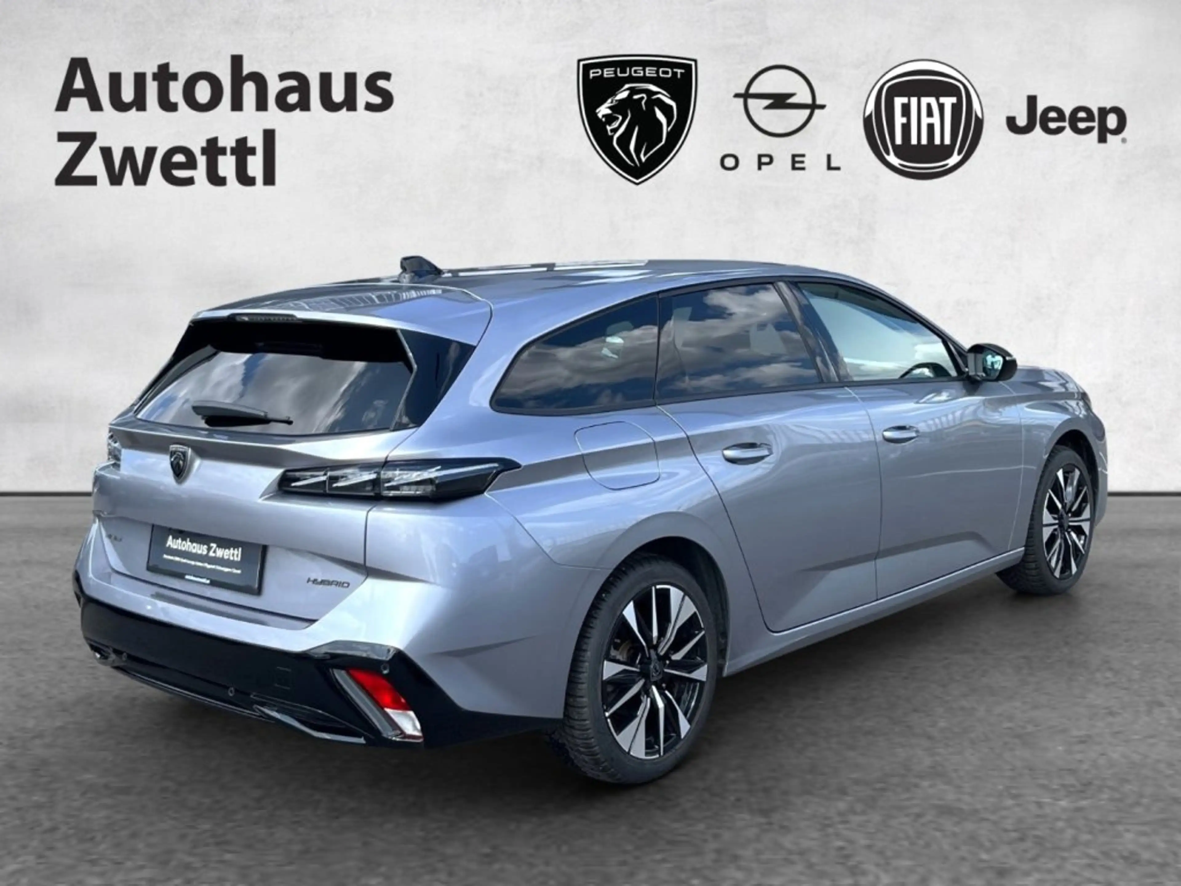 Peugeot 308 SW Allure MHEV 145 e-DCS6 — photo 6