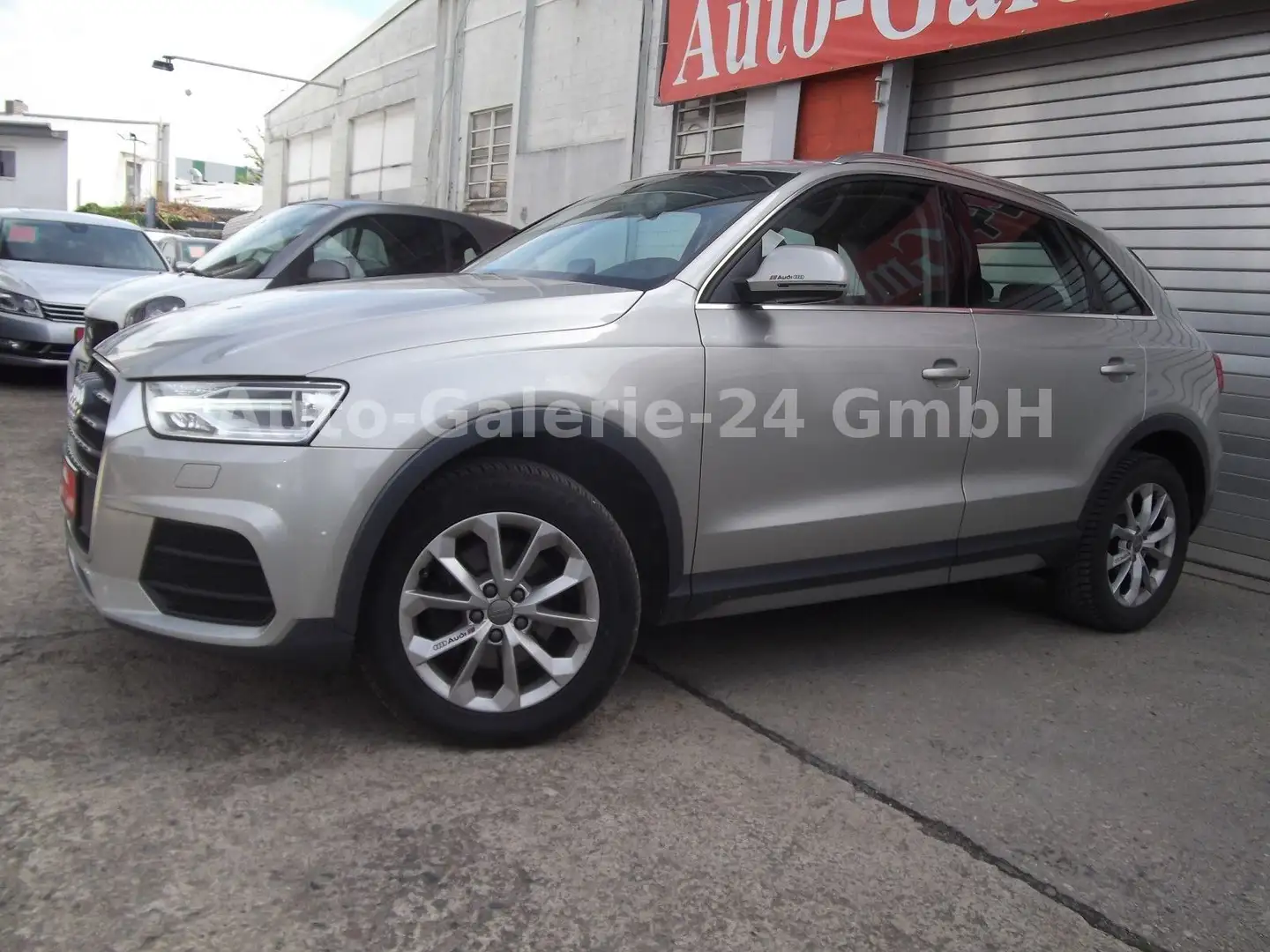 Audi Q3 design quattro Automatik Silber - 2