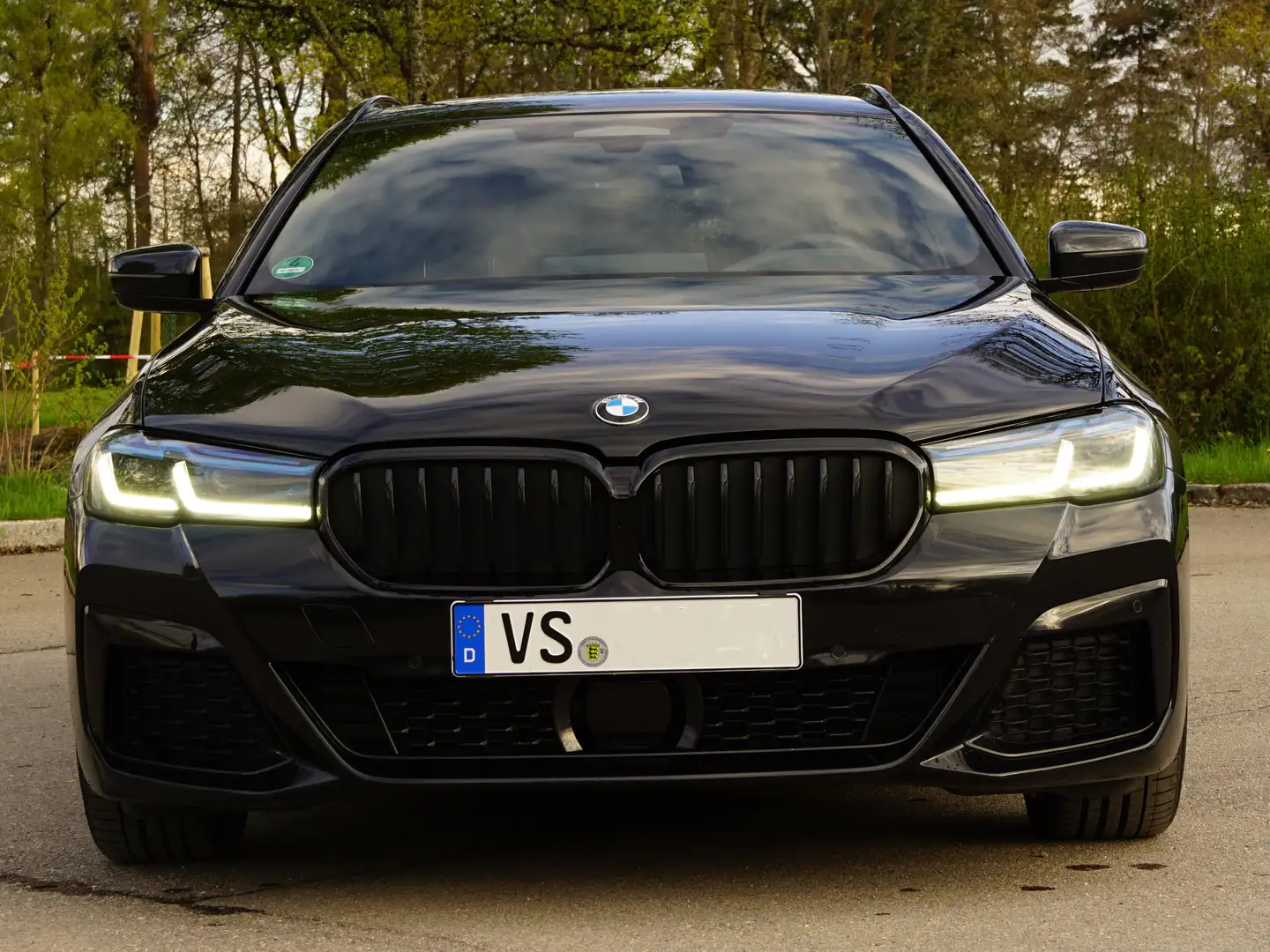 BMW 520 520d xDrive M-Pro / HUD / AHK / LASER / 19 Zoll Schwarz - 2