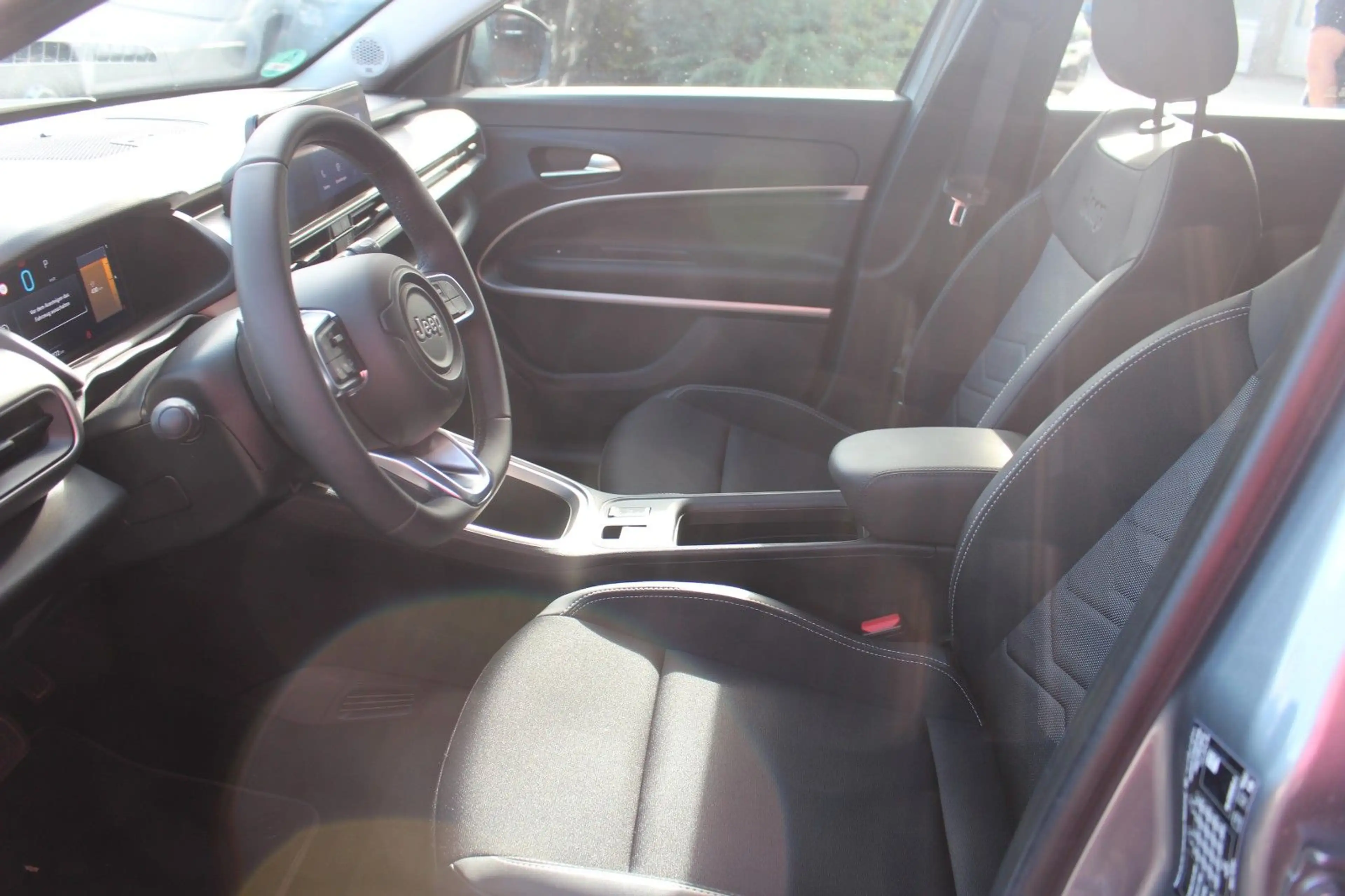 Jeep Avenger Altitude Mild-Hybrid Kamera/SHZ/ASSI-PAK — photo 9