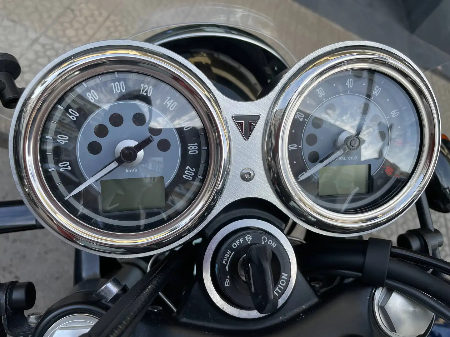 Triumph Bonneville T100 900 Azul - 2