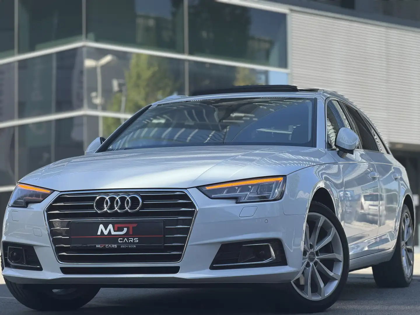 Audi A4 2.0 TDI design Aut.|KEYLESS|PANO|MEMORY|VIRTUAL Weiß - 1