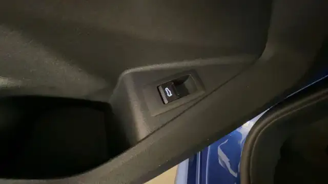 BMW 1 Series view 19