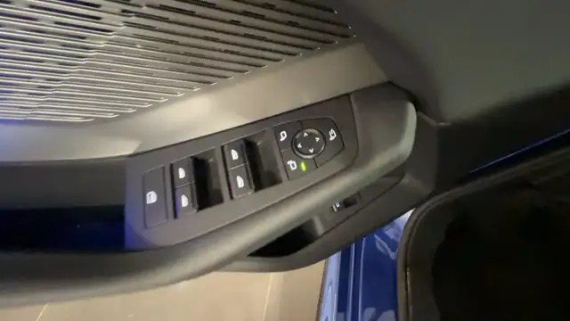 BMW 1 Series view 18