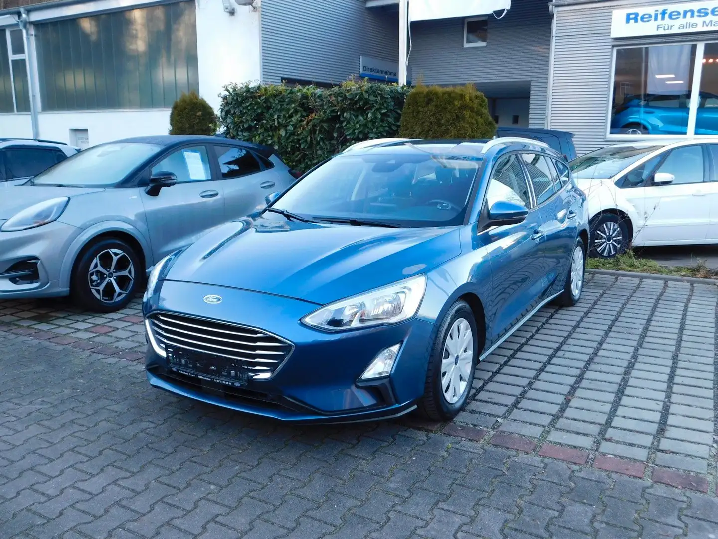 Ford Focus Turnier Titanium Bleu - 1