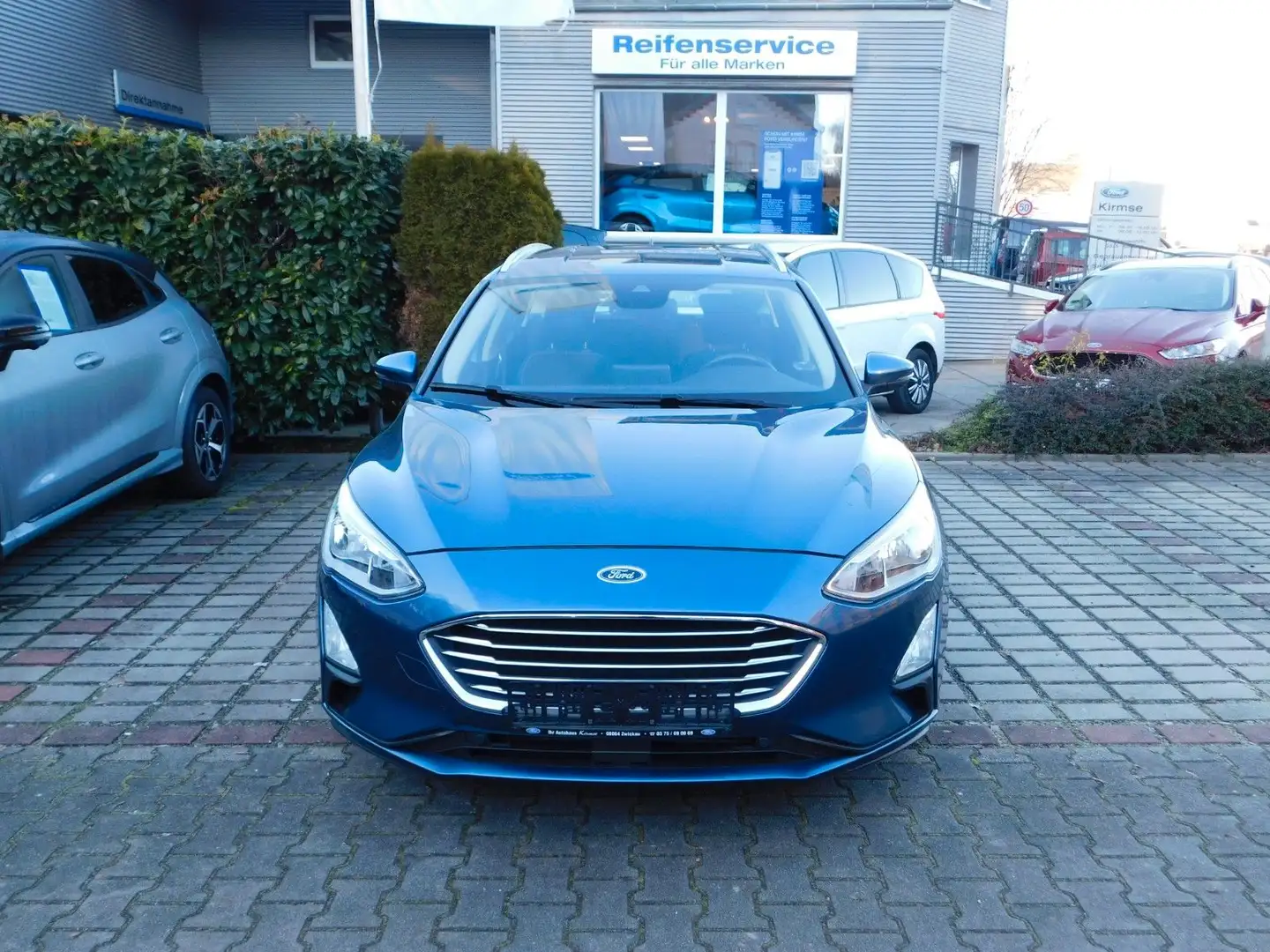 Ford Focus Turnier Titanium Bleu - 2