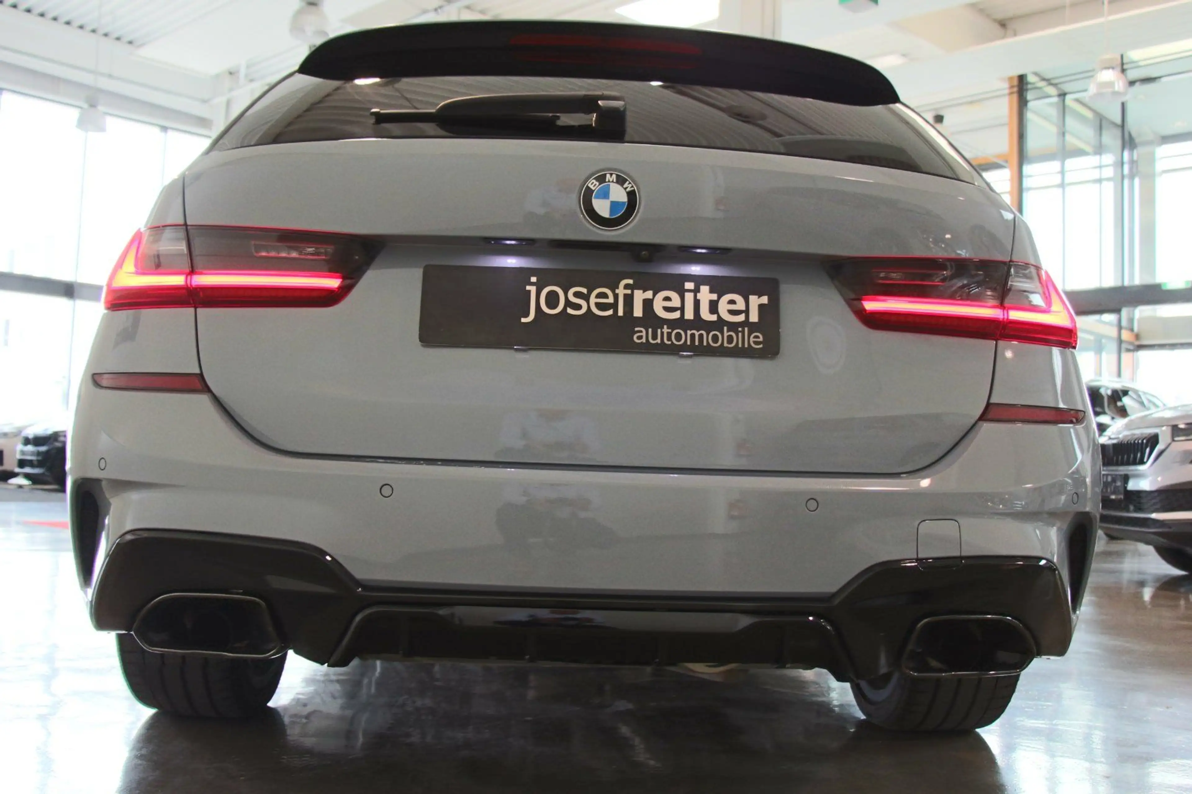 BMW 330 d xDrive Touring M Sport Aut. NP: 90.057/AHK/HEAD — photo 11