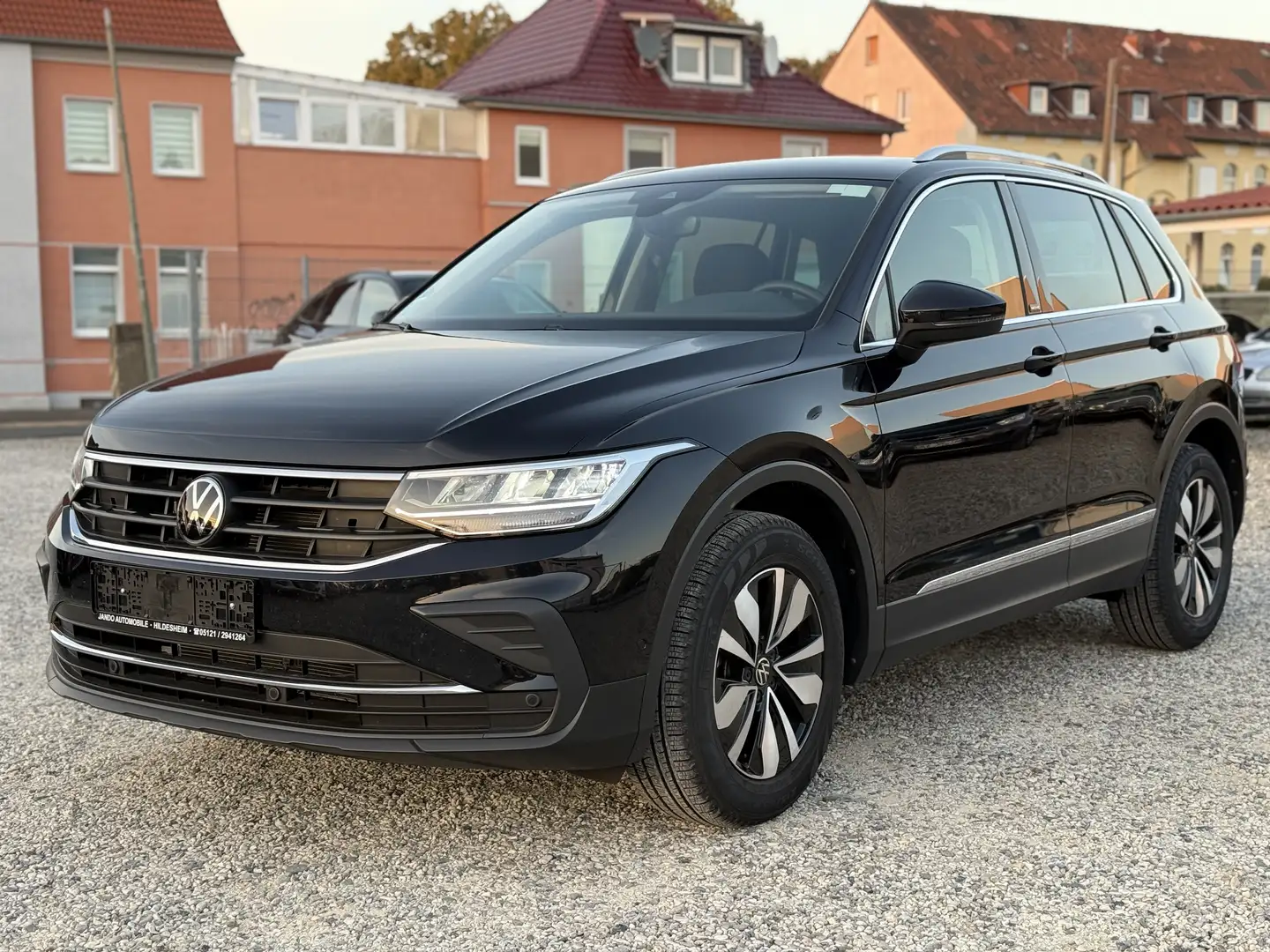 Volkswagen Tiguan Move Schwarz - 1