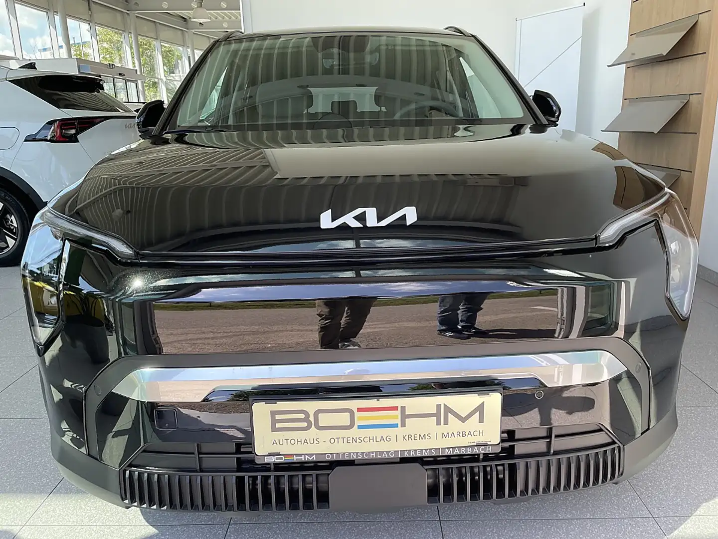 Kia EV3 FWD 81,4kWh Long Range Business Edition Schwarz - 2
