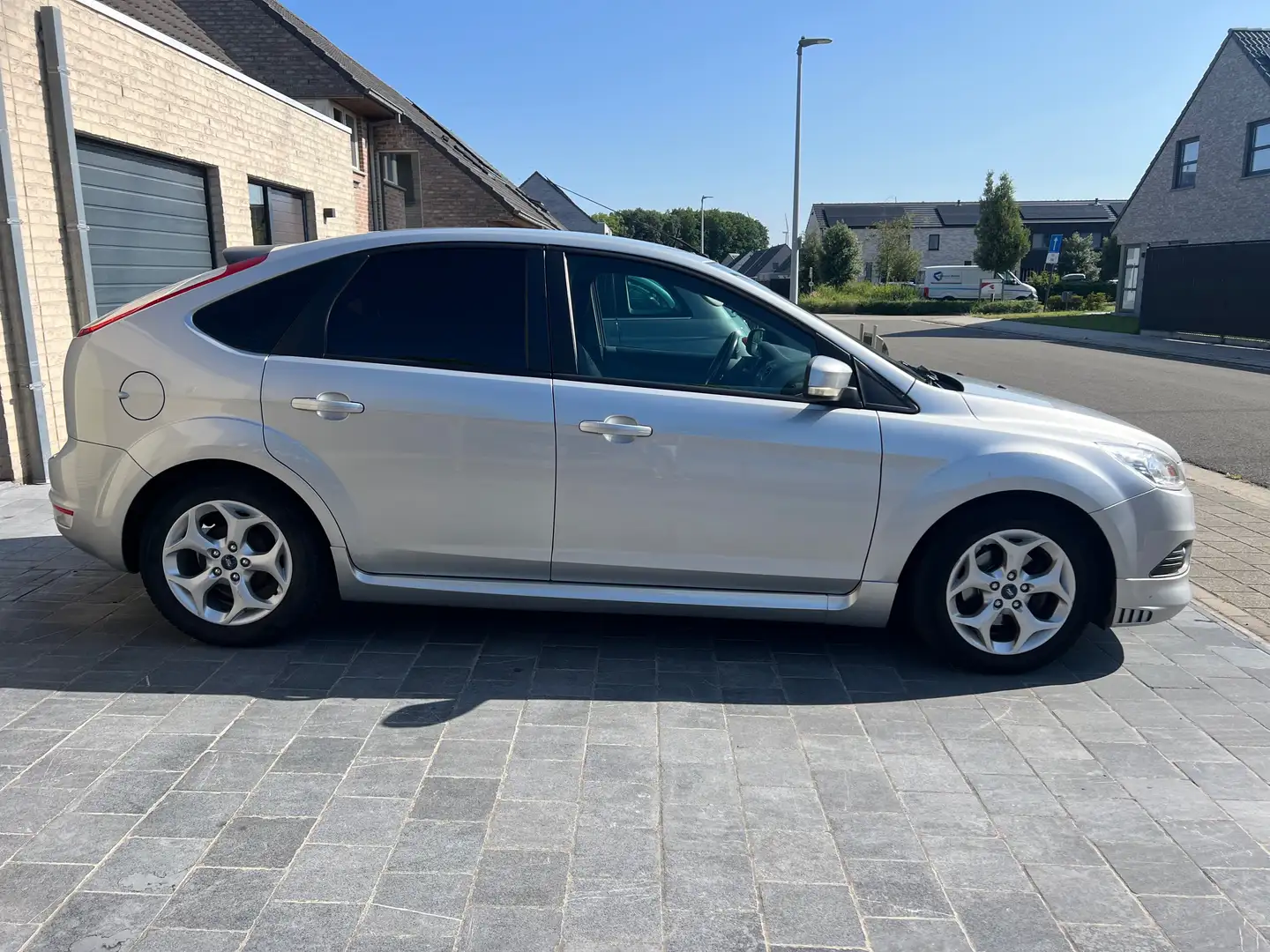 Ford Focus Focus 1.6 TDCi DPF Style+ Grijs - 1