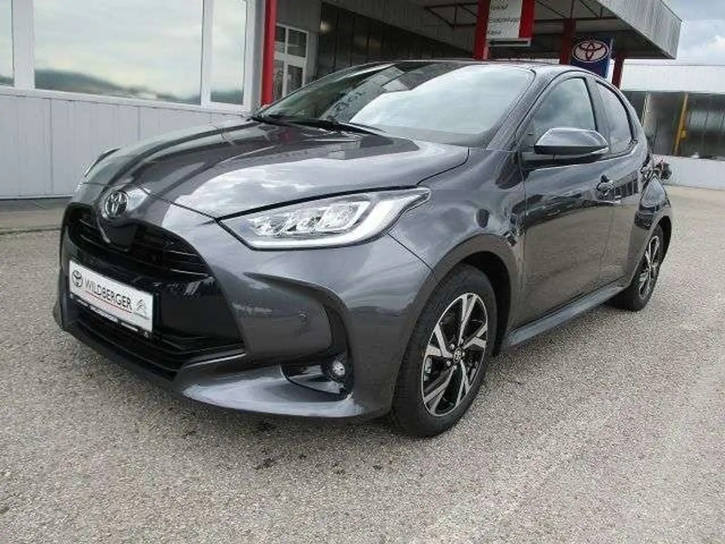 Toyota Yaris 1,5 HSD Active Drive COMFORT SAFETY Grau - 1