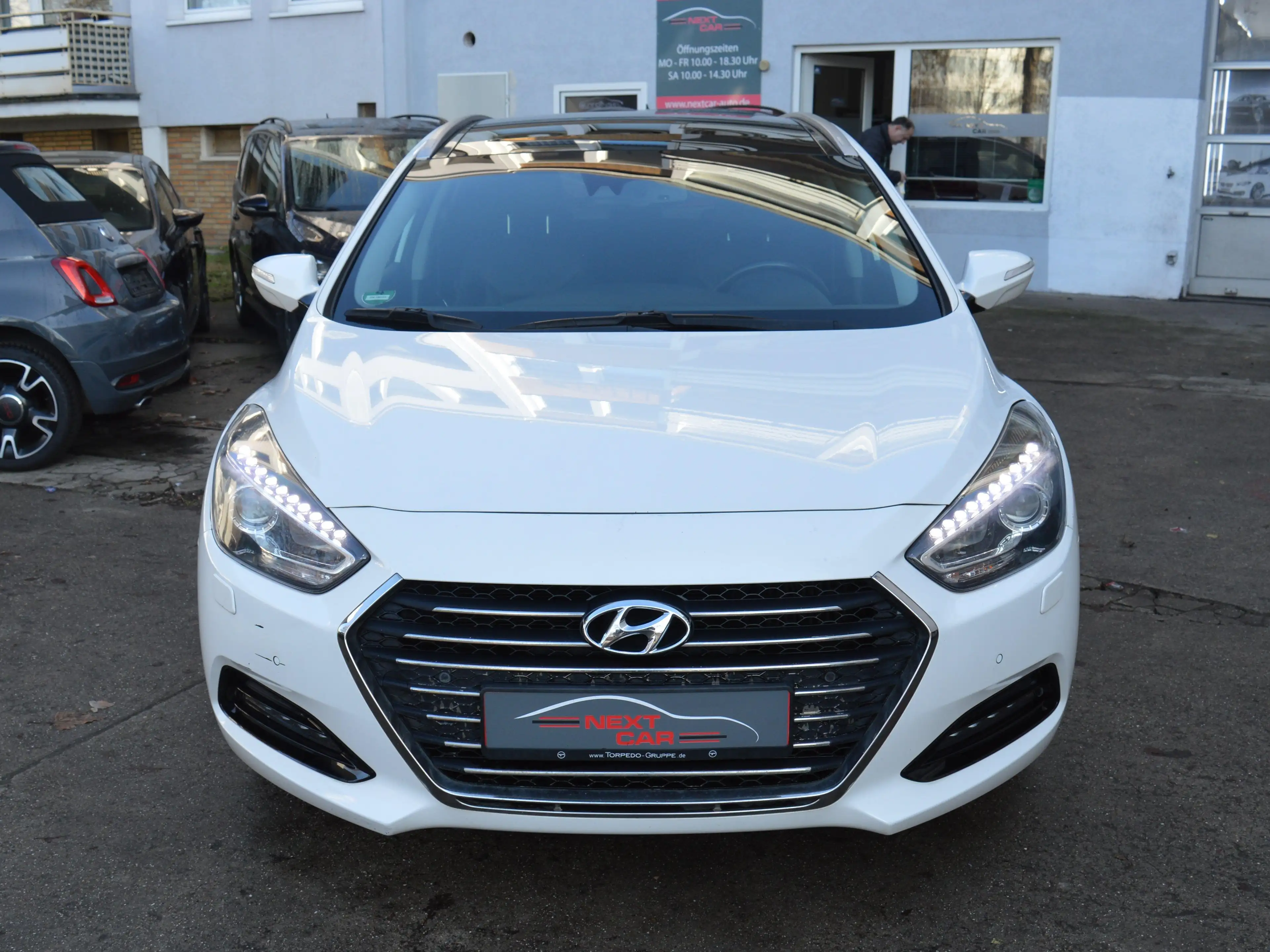 Hyundai i40 i40cw Diesel Kombi 1.7 CRDi DCT Premium*Navi* — photo 2