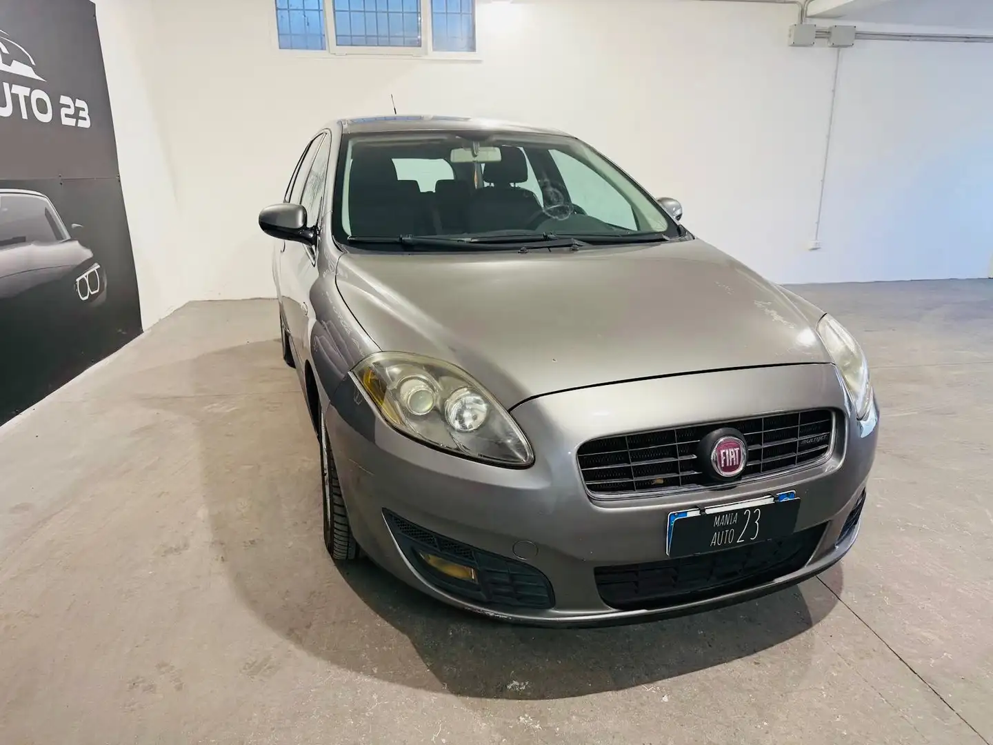 Fiat Croma Croma II 2011 1.9 mjt 8v Dynamic 120 CV Сірий - 2