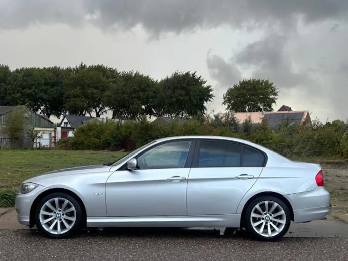 BMW 318 3-serie 318i Luxury Line ECC Audio/CD Leder/Stof B Gris - 2