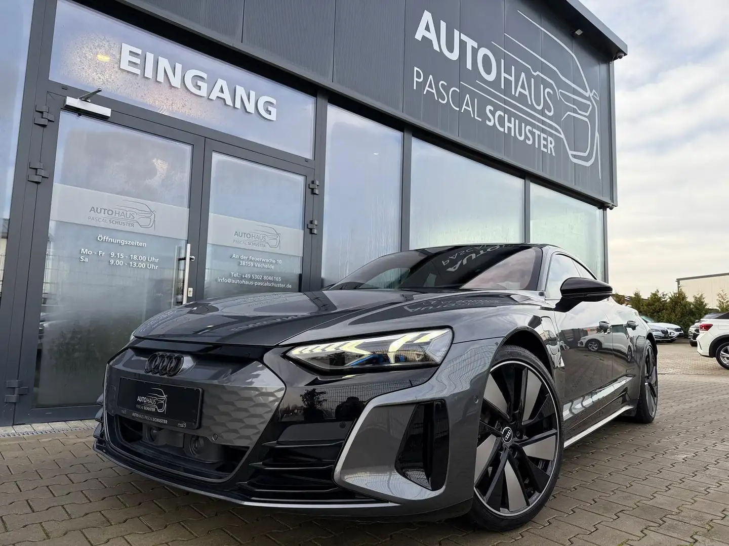 Audi e-tron GT quattro/LUFT/PANO/ALLRADLENKUNG/MATRIX Grau - 1